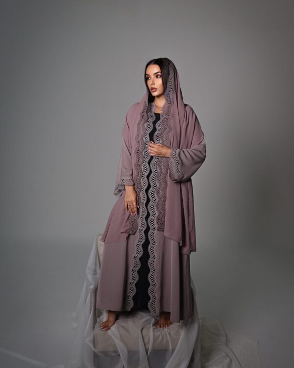 Elegant Lace Abaya